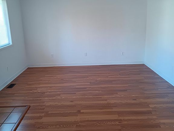 3rd image of 3388 Pleasant St #A
