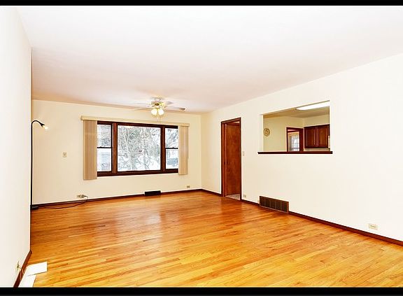 4th image of 401 S Washington St