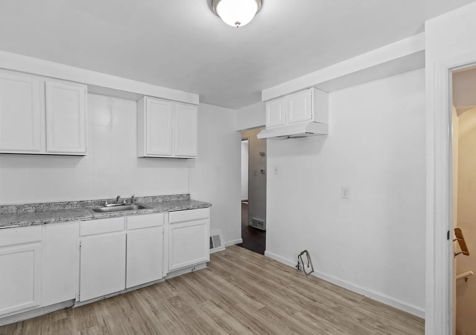 19640 W Chicago St — Photo 3