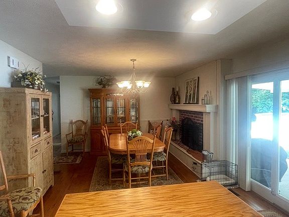 5th image of 28 Rachel Ct