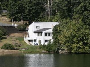 303 Lakeshore Dr, Marlborough, MA 01752