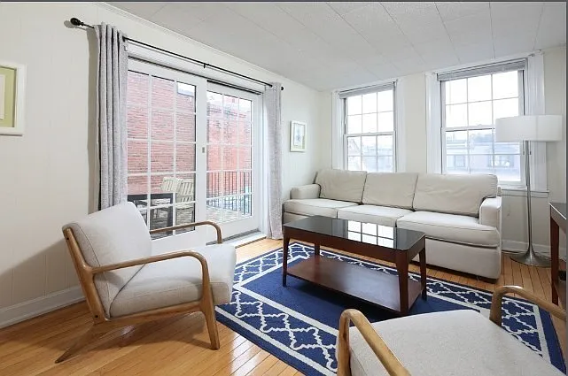 2 bed, 1.0 bath, 800 sqft, $4,100 — Photo 1