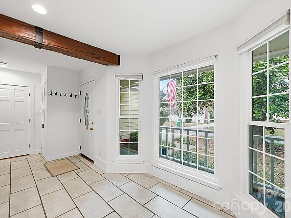 5th image of 2717 Olde Whitehall Rd