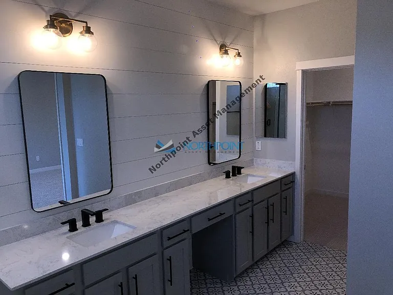 5013 Wuthering Ave — Photo 25