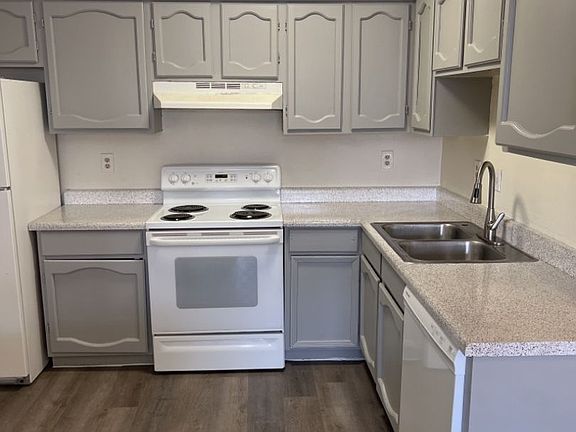 5th image of 653 S Morris Cir #2
