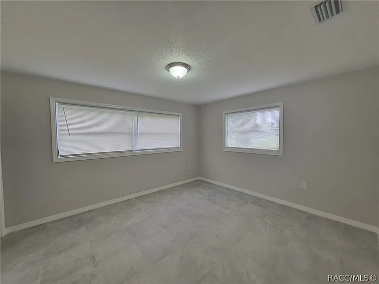 15 N Washington St — Photo 18
