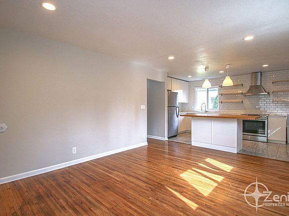 5th image of 1601 Esther St #1601