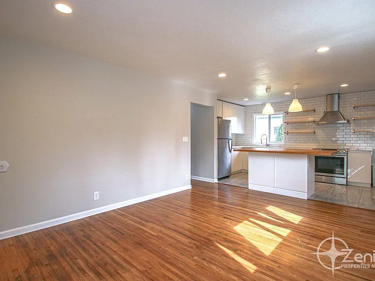 1601 Esther St #1601 — Photo 5