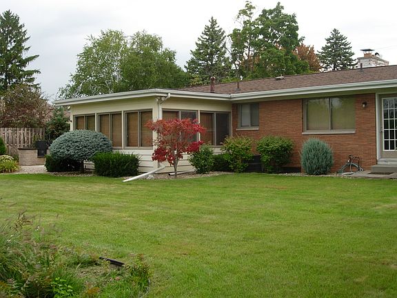 2nd image of 2095 Augsburg Dr