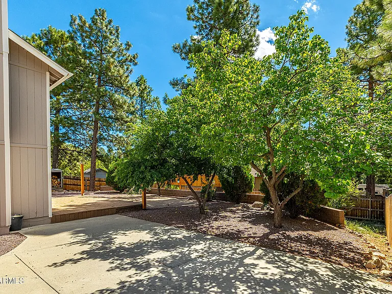1535 E Appalachian Rd — Photo 33