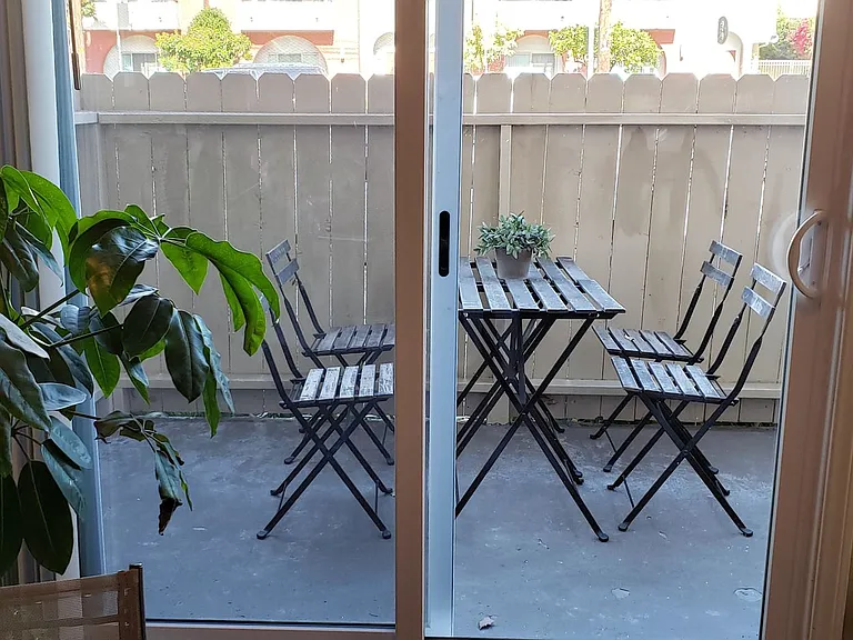 Magnolia Apartments - Your Sherman Oaks Retreat! — Photo 19