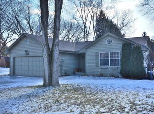25021 Kickapoo Dr, Kansasville, WI 53139