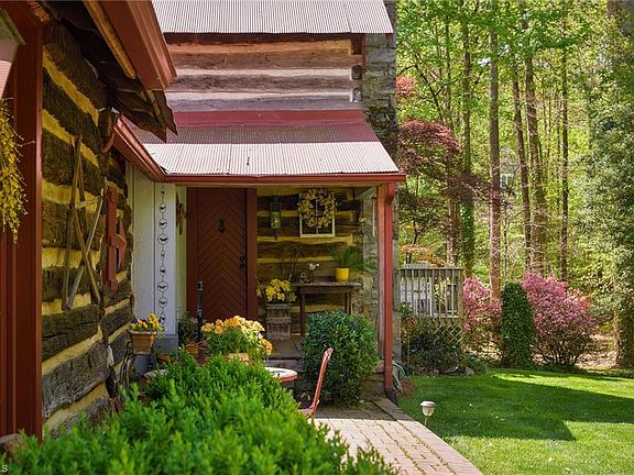 3rd image of 7198 Spring Hill Rd