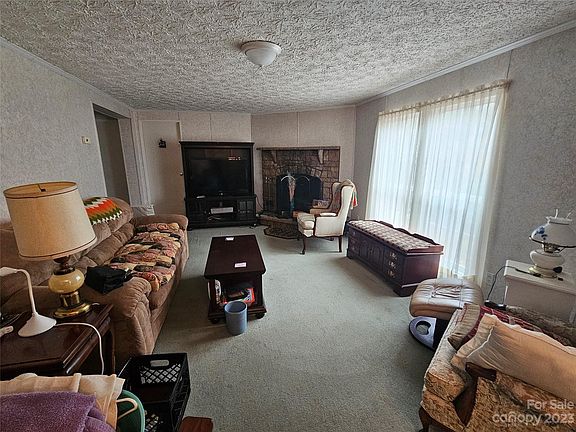 5th image of 308 Hidden Valley Dr