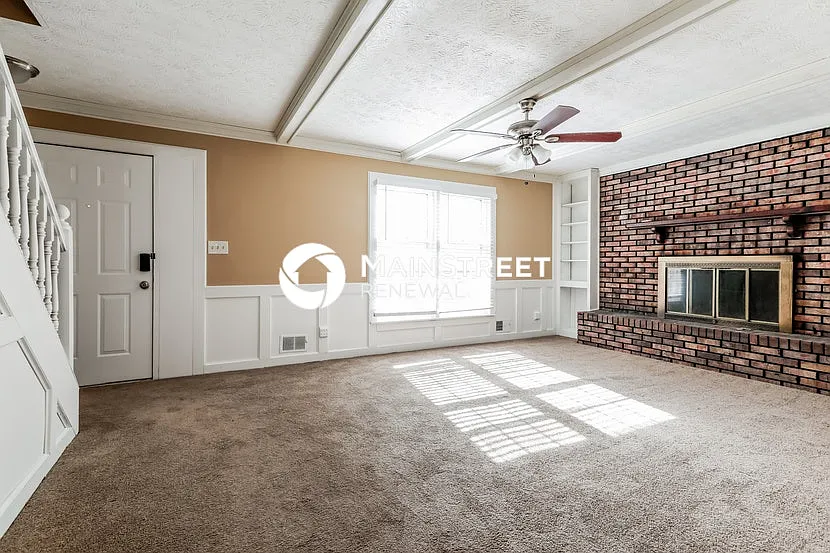 1831 Nicole Ln — Photo 3