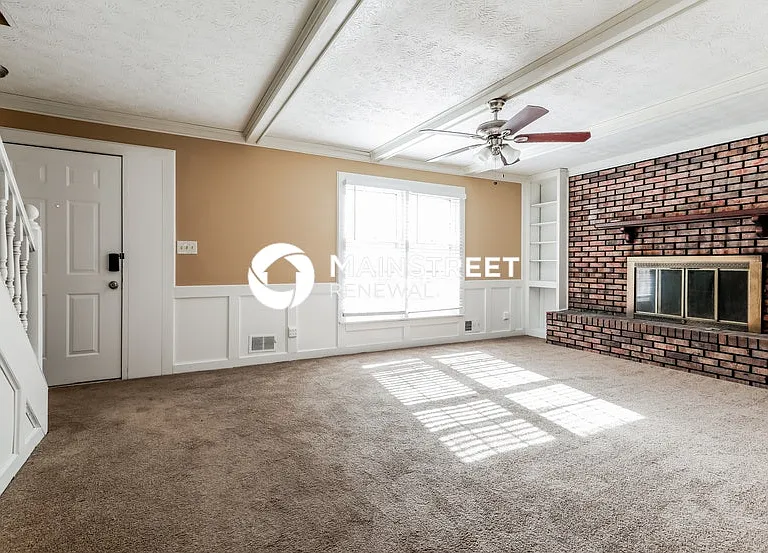 1831 Nicole Ln — Photo 3