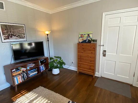 5th image of 882 Hawthorne St