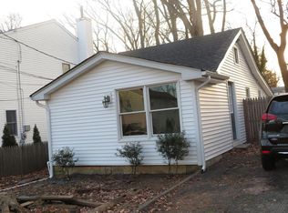 805 Parva Pl, Keyport, NJ 07735