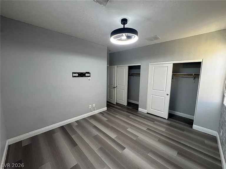 5027 Breaking Dawn Ct — Photo 18