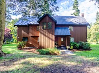 6582 Staats Dr, Clinton, WA 98236