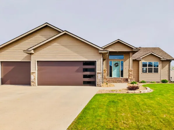 912 35th Ave W, West Fargo, ND 58078