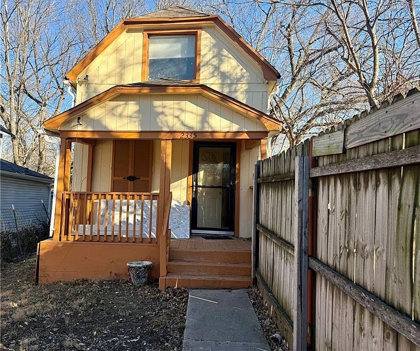 1st image of 2335 Chelsea Ave
