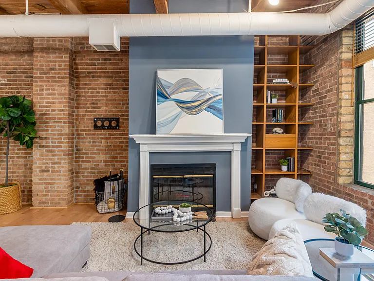 331 S Peoria St #401A — Photo 4