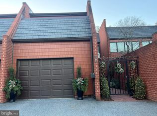 10 Malibu Ct, Towson, MD 21204