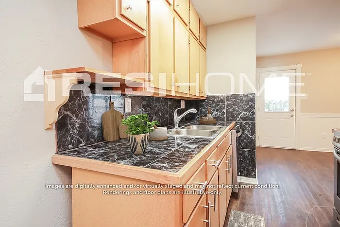 5211 Parkridge Dr — Photo 4