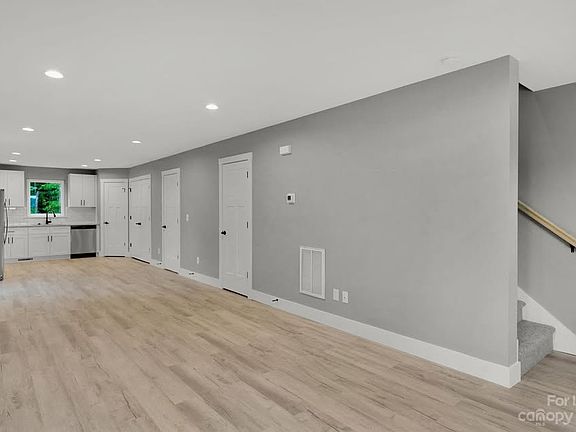 4th image of 1040 Aviella Ct