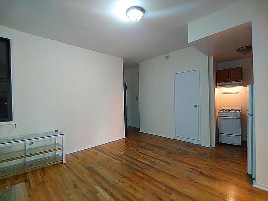 3rd image of 305 W 116th St APT 3B