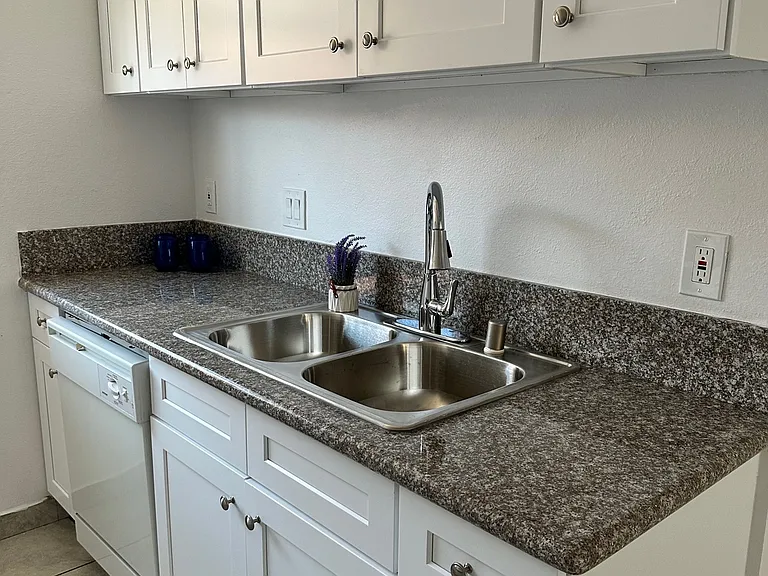 6623 Woodley Ave #213 — Photo 2