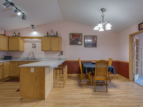 5th image of 15288 Fluorine St NW