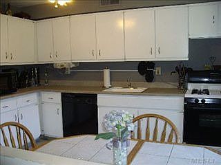 3rd image of 6 Pinebrook Pl