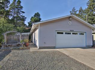 1630 Maxwell Rd, Coos Bay, OR 97420