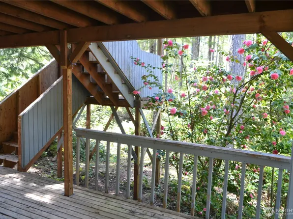 110 NE Collins Drive E, Tahuya, WA 98588