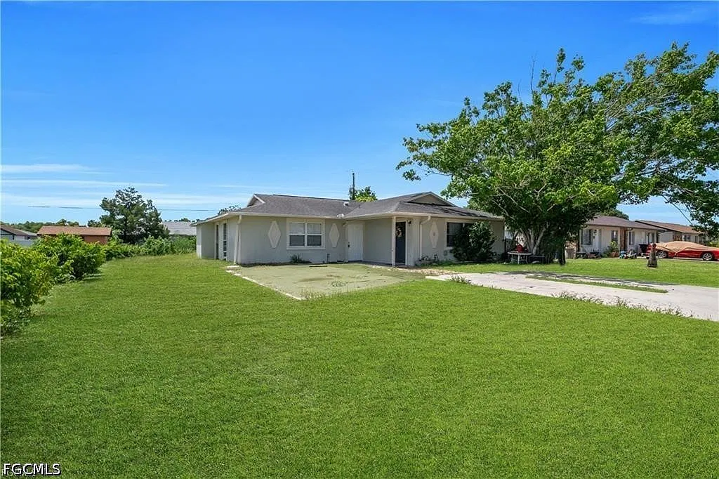 2 bed, 1.0 bath, 939 sqft, $1,400 — Photo 1