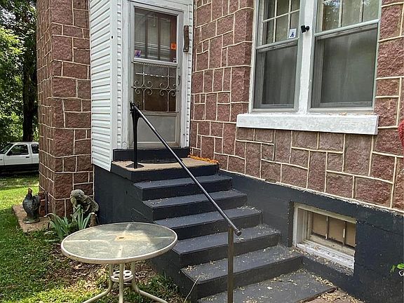 3rd image of 200 Elm St