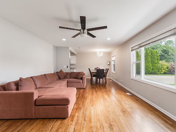 5th image of 810 Cumberland St