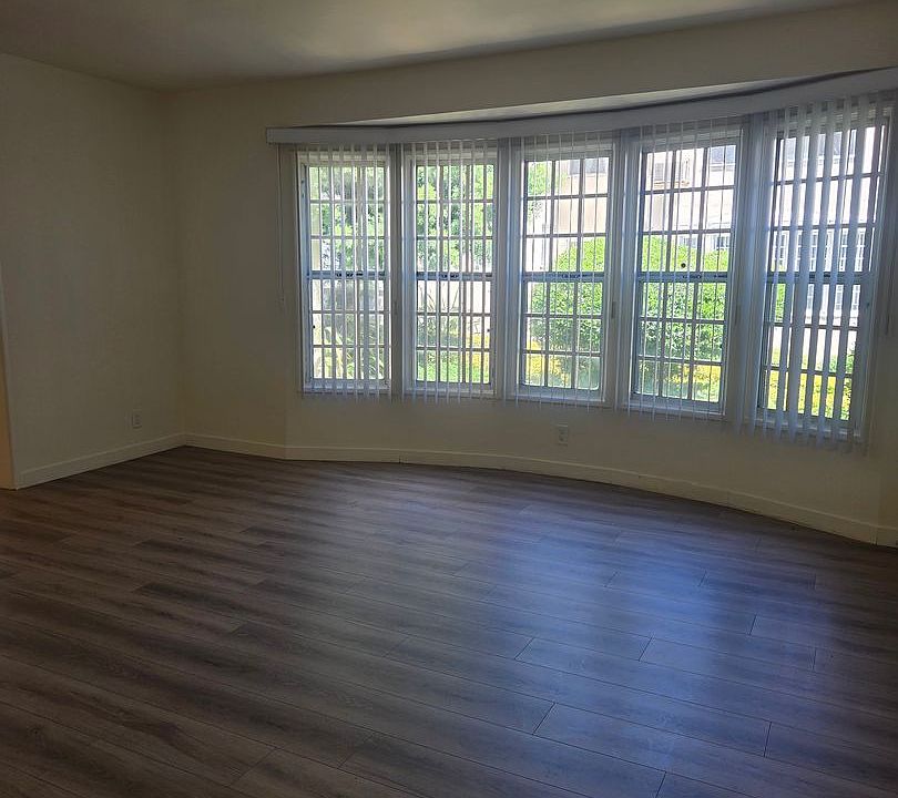 1st image of 526 Glenwood Rd #530-A