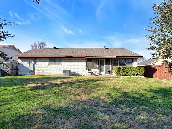 3rd image of 2024 Cedarwood Dr
