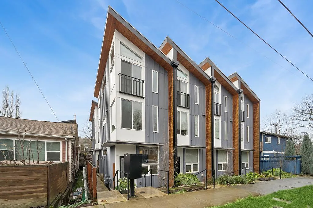 3307D Wetmore Ave S - 2 bedrooms — Photo 2
