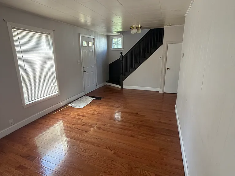 85R Glen St #1 — Photo 16