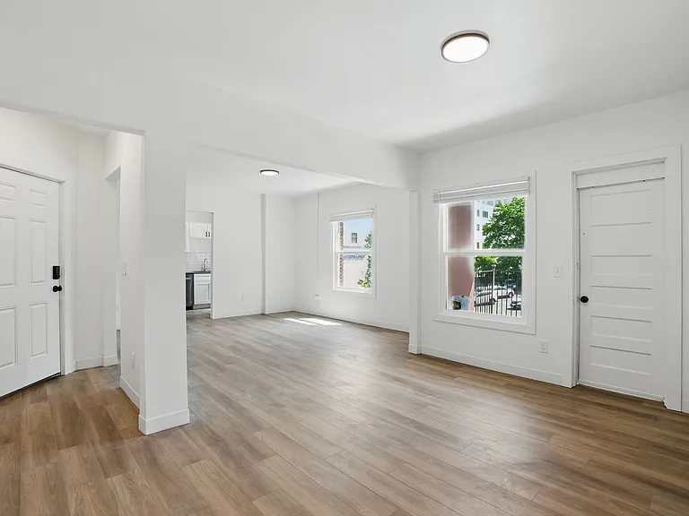 Cambridge Court Apartments — Photo 17