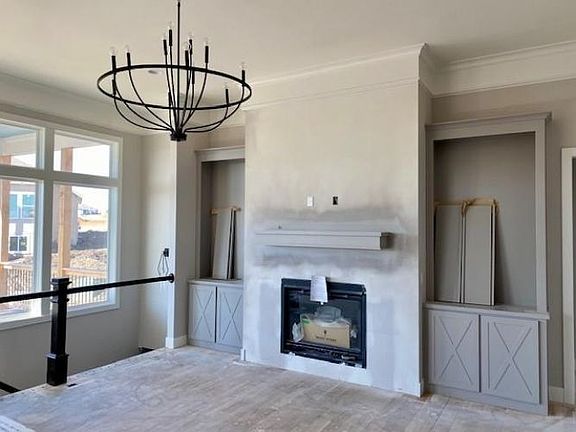 4th image of 17328 Gillette St