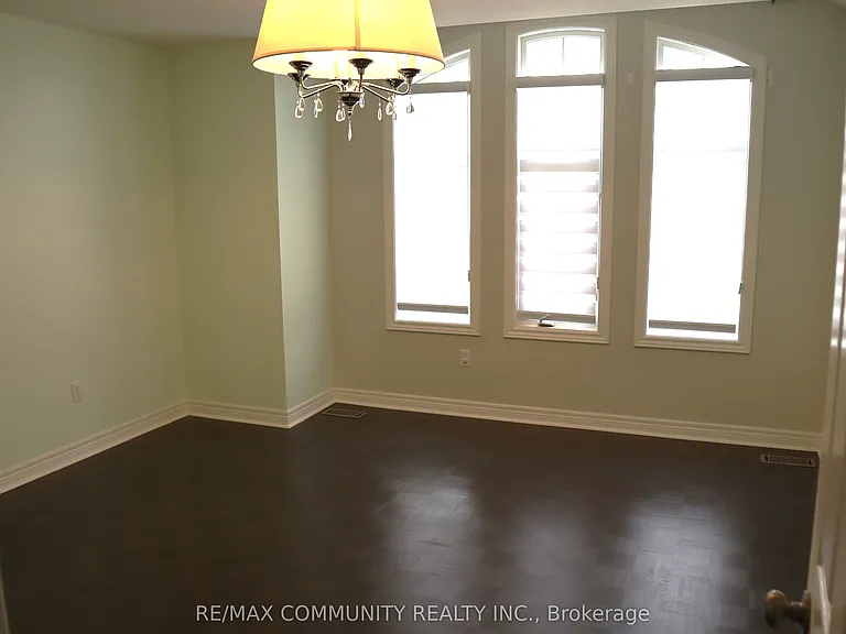 66 Coolspring Cres — Photo 19