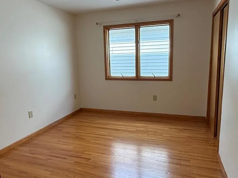 76 Van Buren St #2 — Photo 8