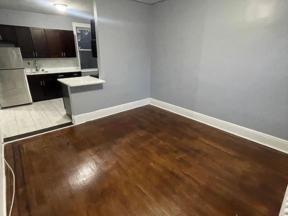 4th image of 253 Lafayette Ave #7