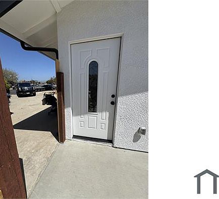 5th image of 1100 N Oakley Ave #A