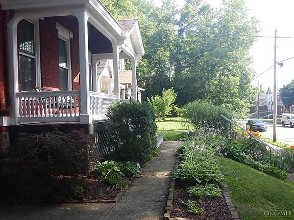 3rd image of 429 Considine Ave